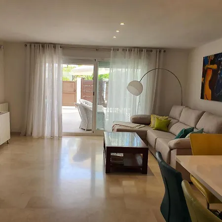 Charming Sunny Row House منتزه العطل لقنت