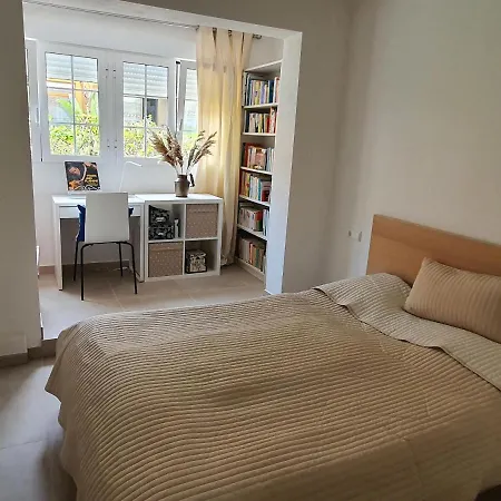 منتزه العطل Charming Sunny Row House *
